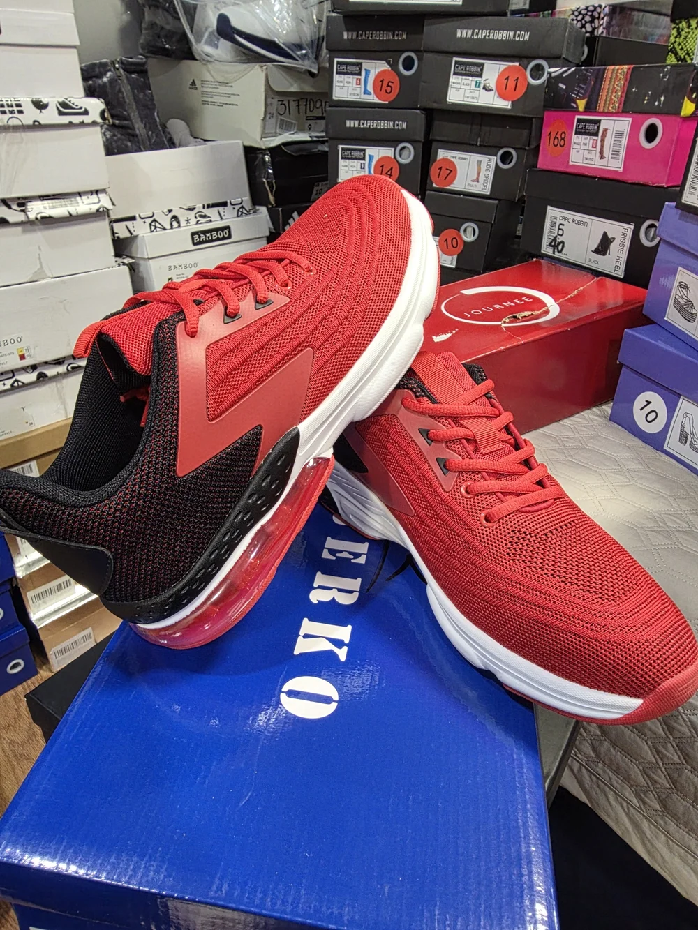 Men's Athletic Running Shoes - Red
